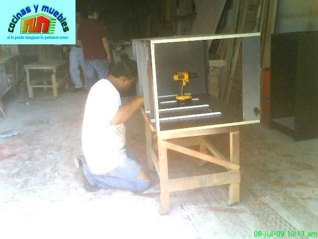 closets economico en melamina llama al 42119803
www.cocinasymuebles.com