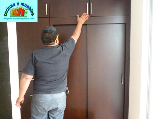 closets minimalista economico llama 42119803 www.cocinasymuebles.com